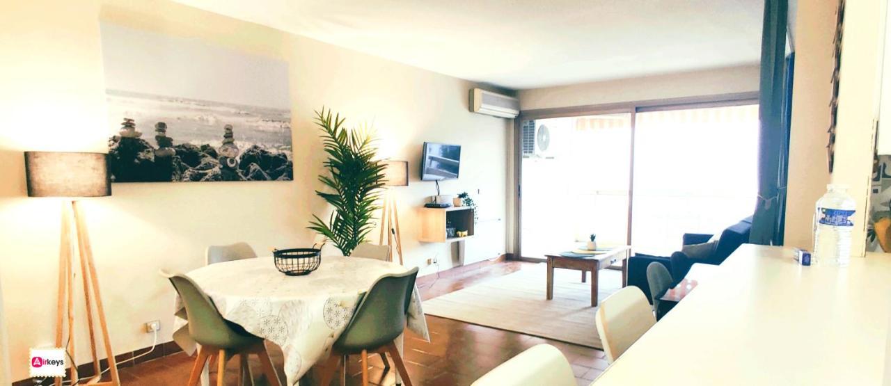 Grand Studio Azur Avec Terrasse - Vieil Antibes Exteriör bild